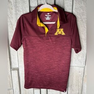 Men’s MN Gopher golf tee, size small, never worn.